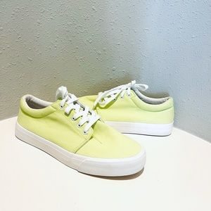 American Eagle Men’s Canvas Yellow Sneakers Size 10 NEW